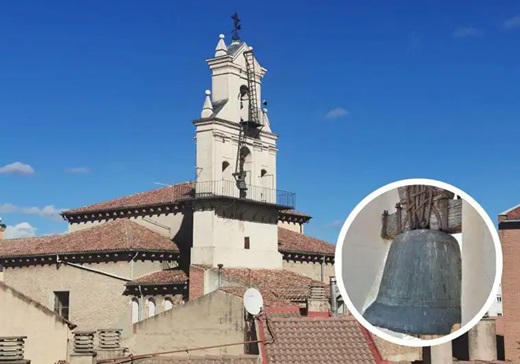Espadaña de San Miguel y San Julián. En detalle, la Queda. Foto y vídeo: R. Ucero